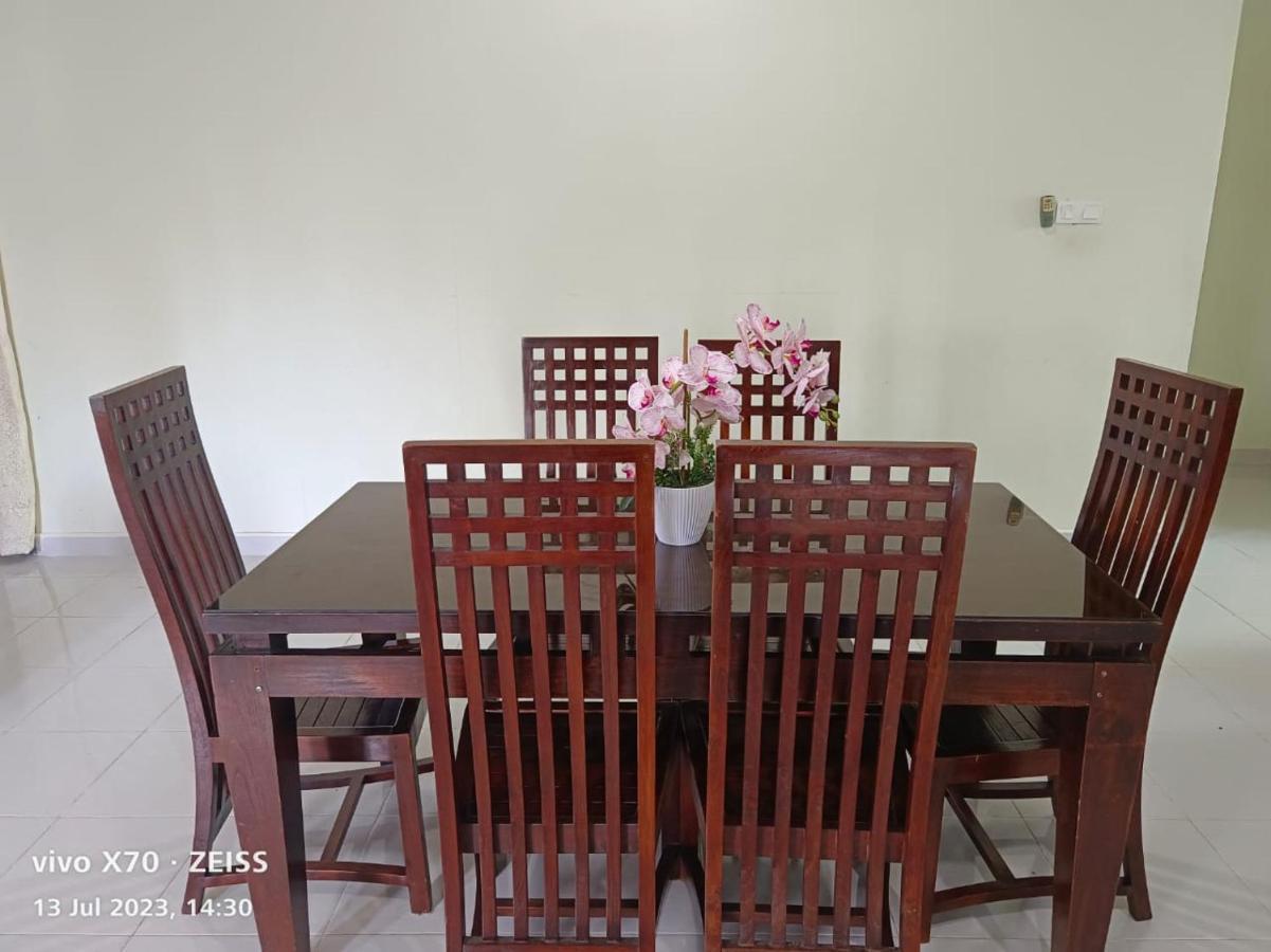 Homestay Yasmeen Marang Exterior foto
